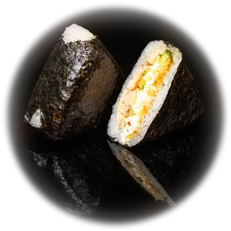 Онигири с копченой курицей, беконом и имберем