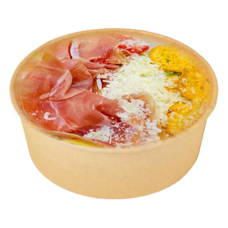 Салат Цезарь с сыровяленым пармским окороком